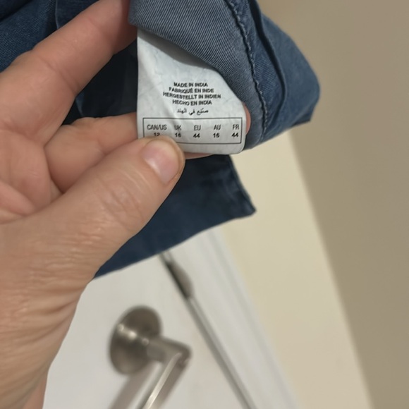 Love and legend ladies size 12 top - Picture 4 of 4